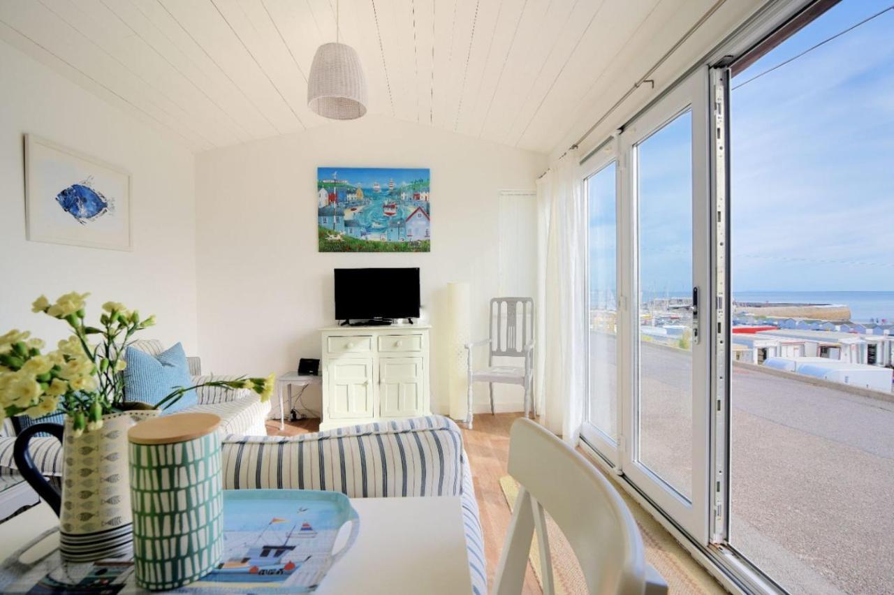 The Beach Hut Lyme Regis Exterior photo